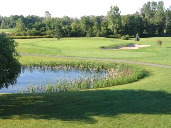 Red Blue At Riverview Highlands Golf Course In Riverview