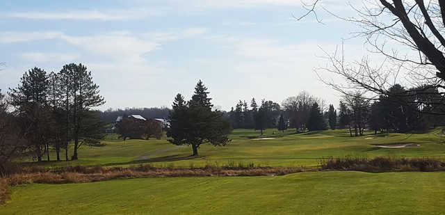 Red/White at Riverwood Golf Resort in Mount Pleasant Red/White at Riverwood Golf Resort in Mount Pleasant
