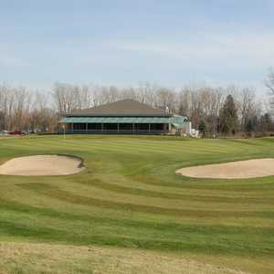 Hickory Creek GC: Clubhouse & #18
