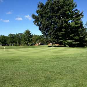 Lake O' the Hills GC: Practice area