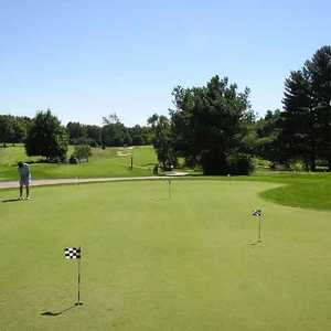 Clearbrook GC: putting green